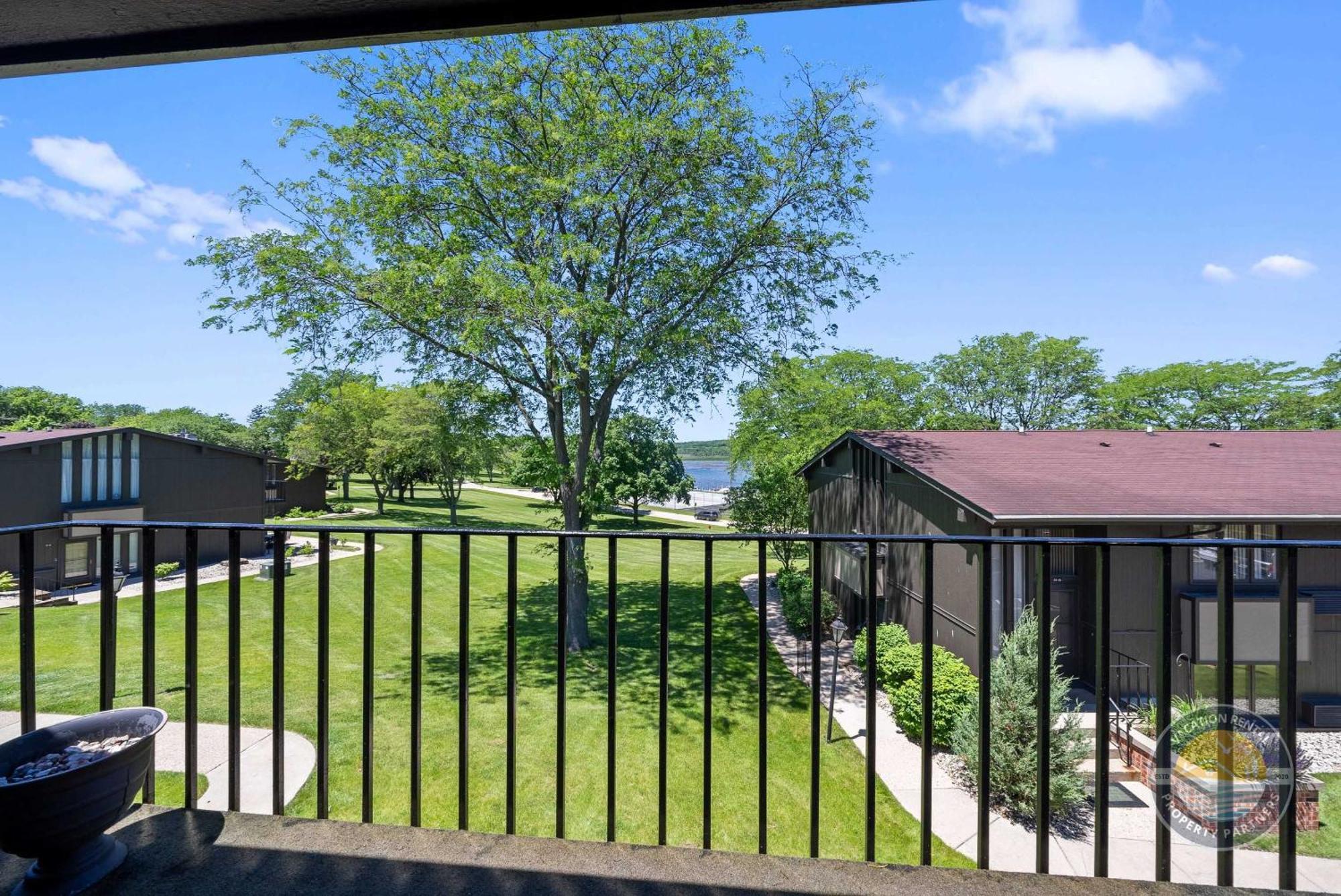 New Lake Como Condo With Lake Views Lake Geneva Ngoại thất bức ảnh